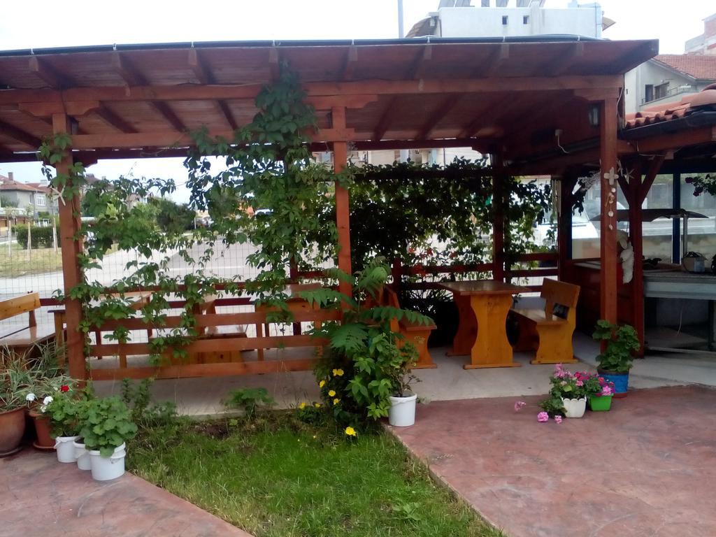 Alba Family Club Hotel Primorsko Exterior photo