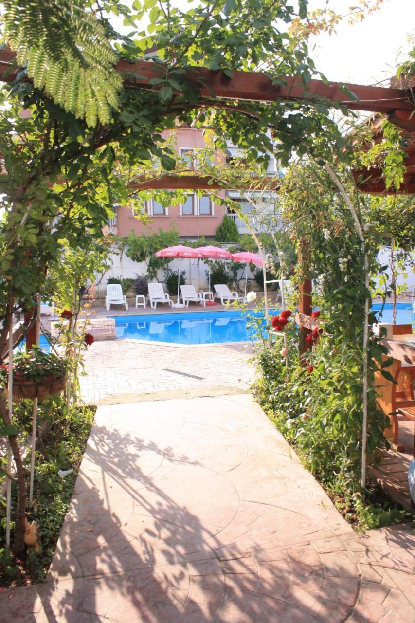 Alba Family Club Hotel Primorsko Exterior photo
